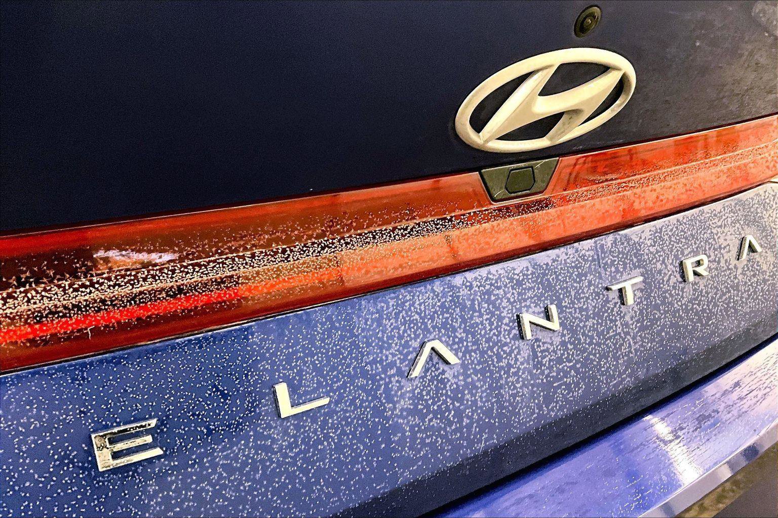 Used 2021 Hyundai Elantra SEL w/ Convenience + Premium Package image 13