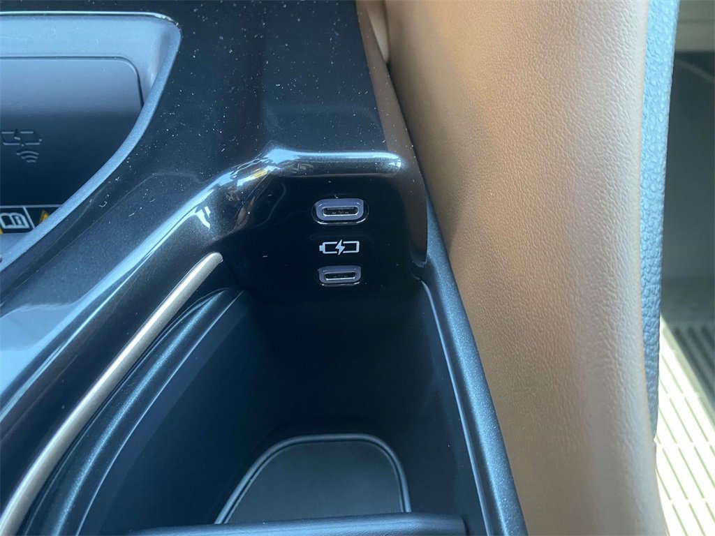 New 2025 Toyota Crown Signia image 24