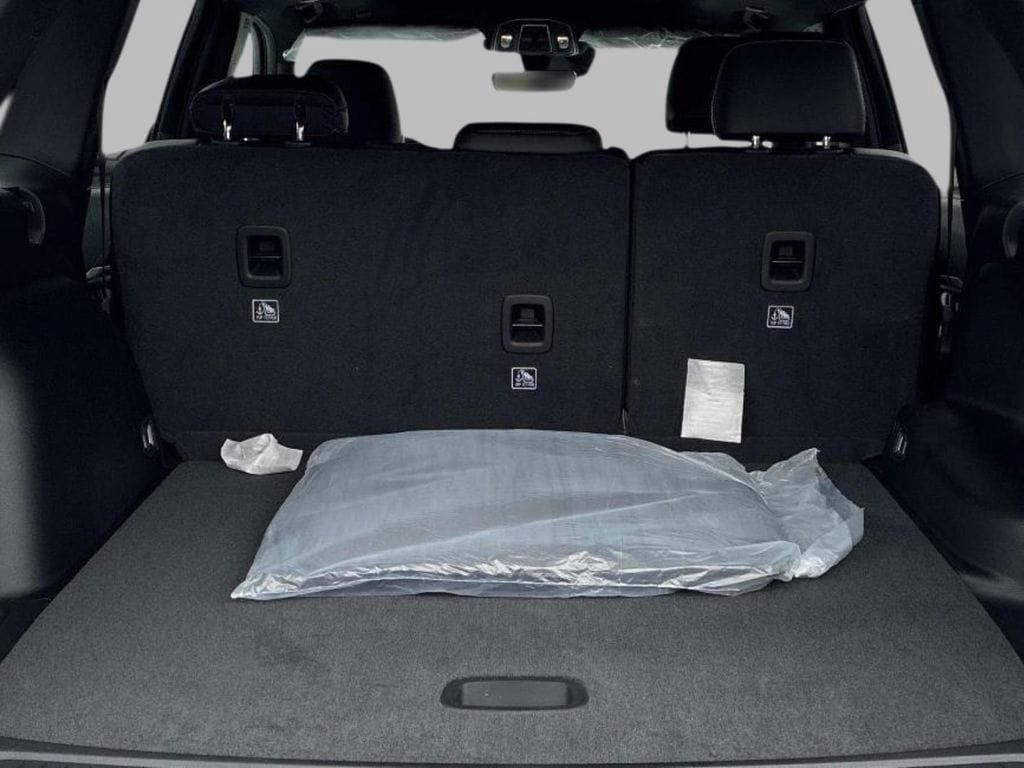 New 2026 Jeep Grand Cherokee Altitude AWD/4WD image 4