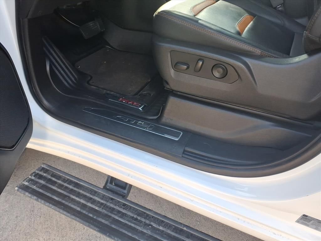 Used 2024 GMC Sierra 2500 AT4 w/ AT4 Premium Plus Package image 18