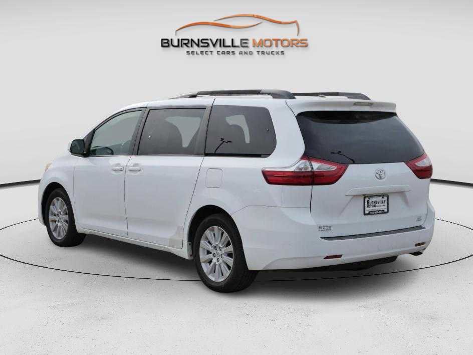 Used 2015 Toyota Sienna LE AWD/4WD image 5