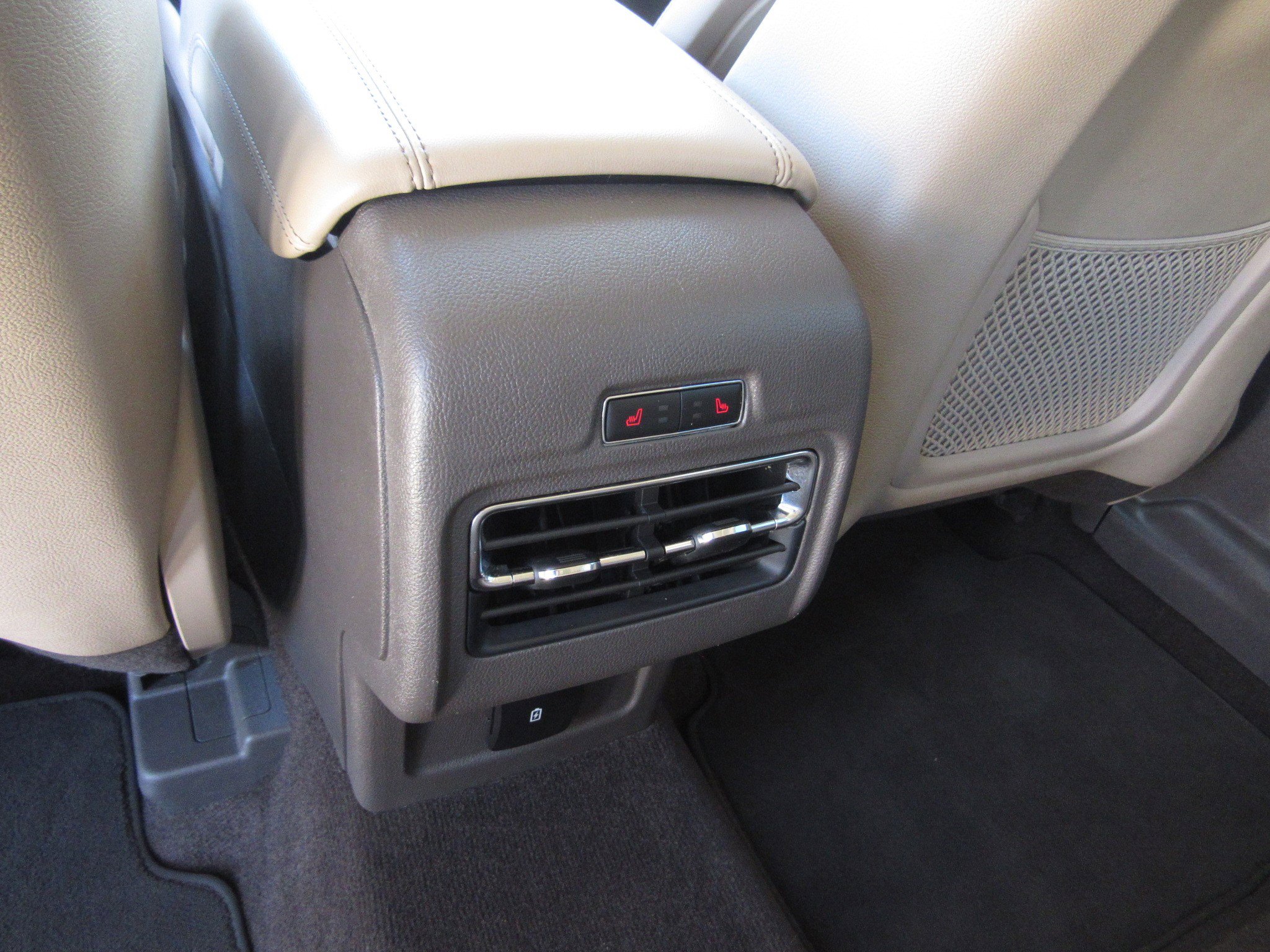 Used 2020 Lincoln Corsair Reserve image 15