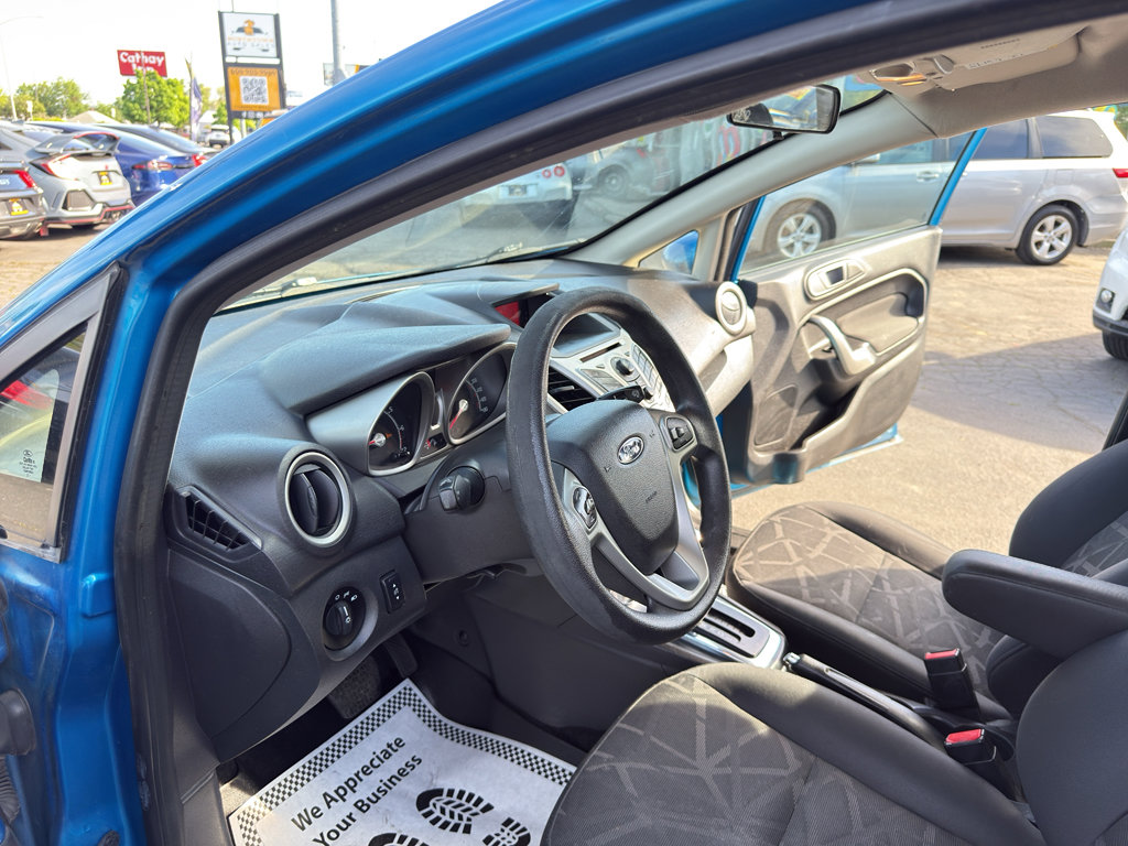Used 2013 Ford Fiesta SE FWD image 13