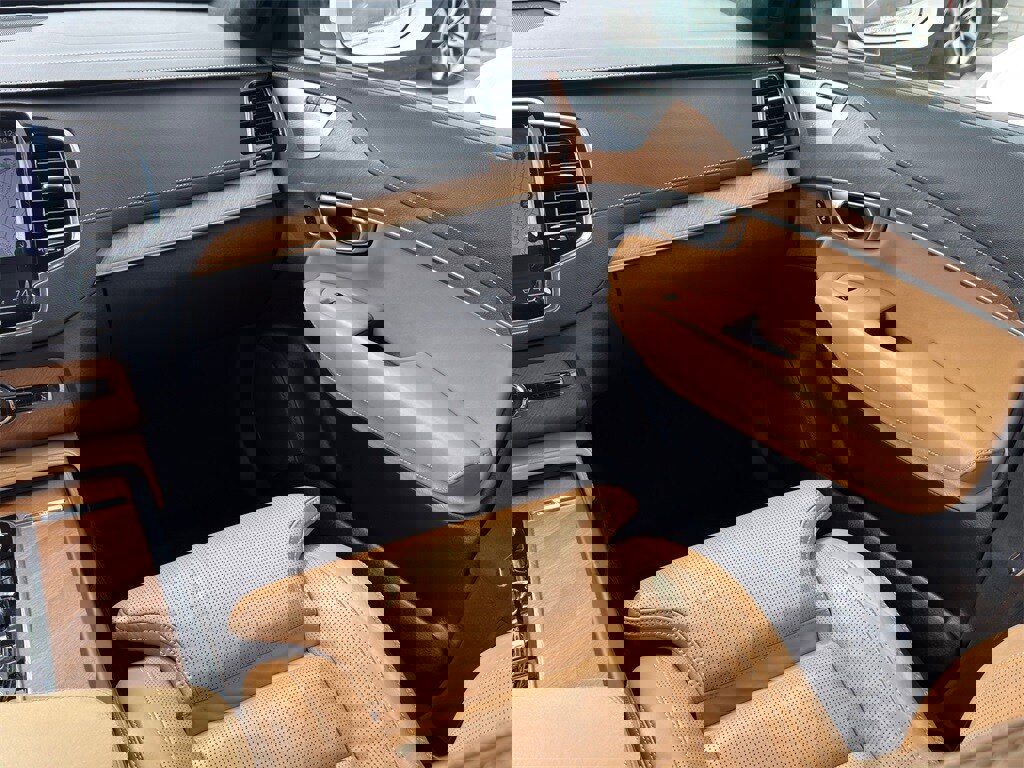 Used 2019 Volvo XC90 T8 Inscription w/ Luxury Package image 31