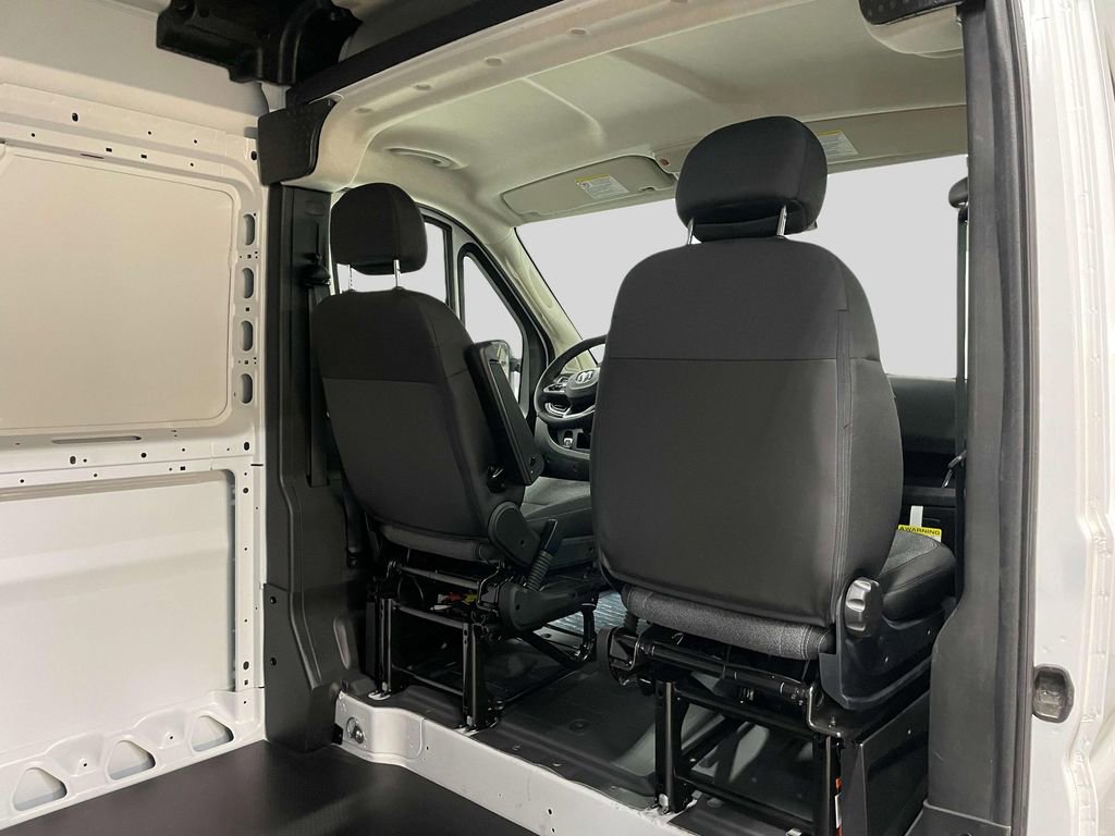 New 2025 RAM ProMaster 2500 w/ Quick Order Package 22G SLT image 18