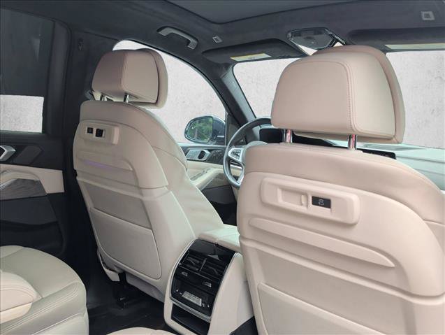 Used 2021 BMW X7 M50i AWD/4WD image 26