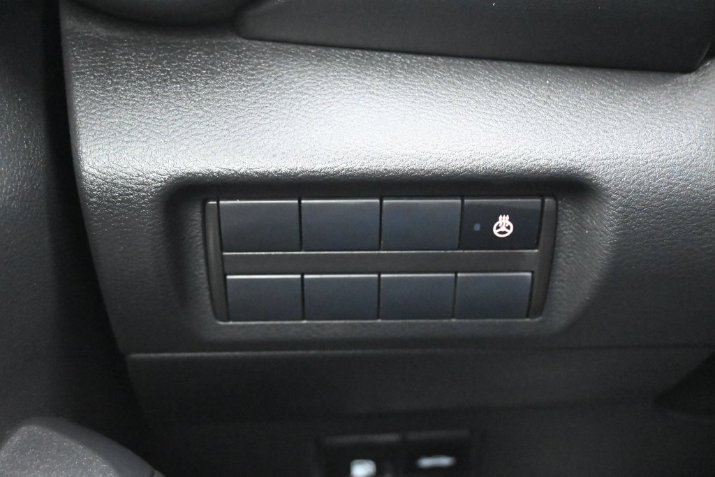 Used 2023 Nissan Kicks SR w/ SR Premium Package FWD image 17