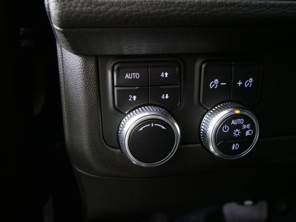 Used 2021 GMC Yukon Denali image 16