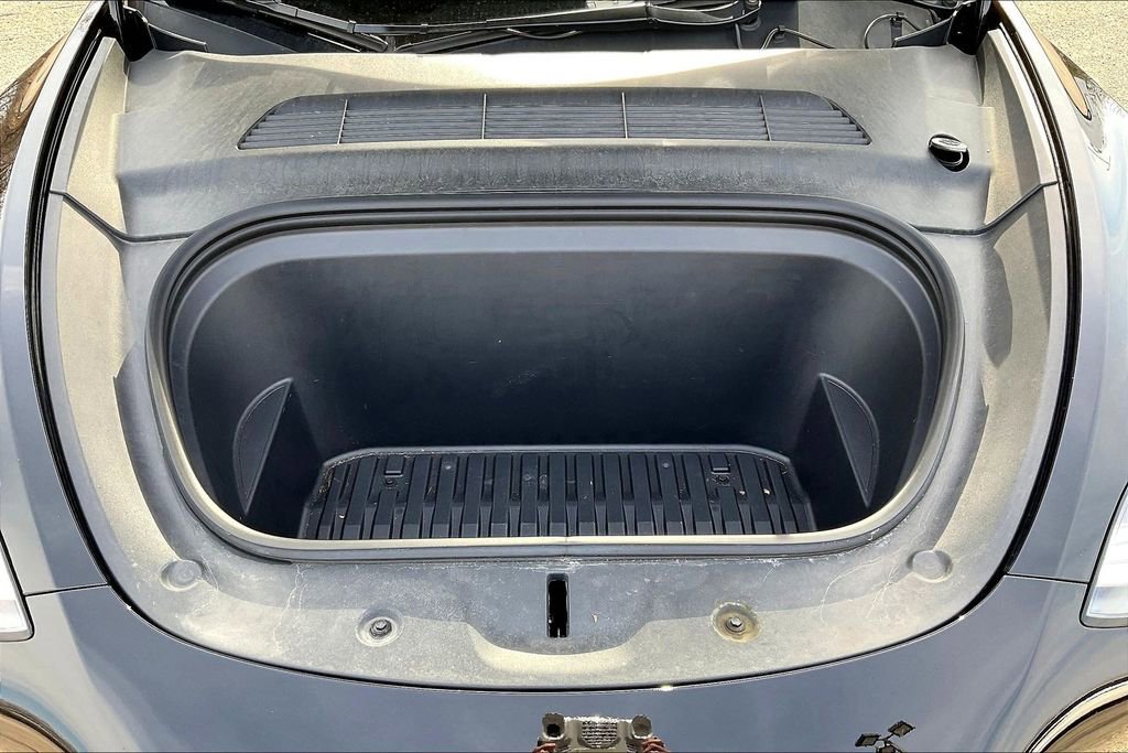 Used 2022 Tesla Model Y Long Range image 29