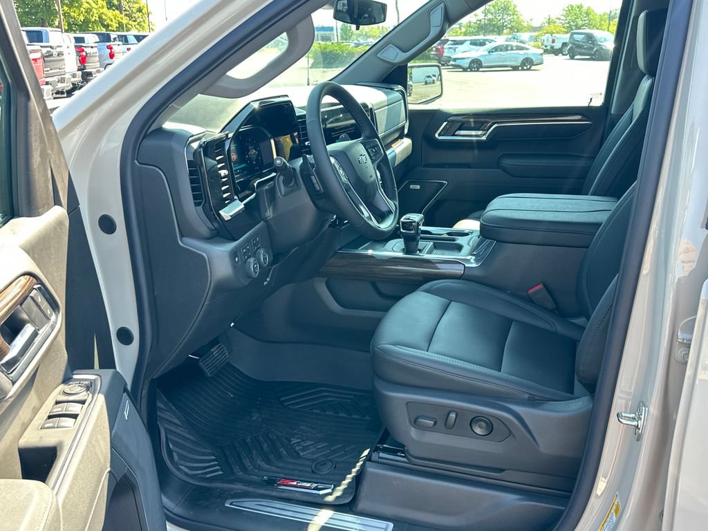 New 2026 Chevrolet Silverado 1500 RST w/ RST All Star Premium Package AWD/4WD image 10