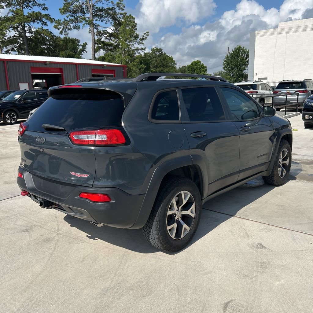 Used 2016 Jeep Cherokee Trailhawk w/ Leather Interior Group AWD/4WD image 3