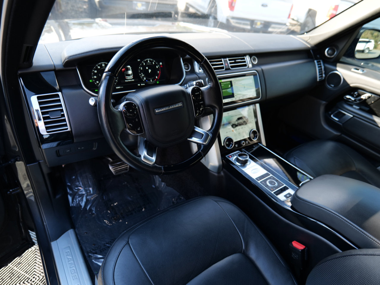 Used 2022 Land Rover Range Rover P525 Westminster Edition image 13