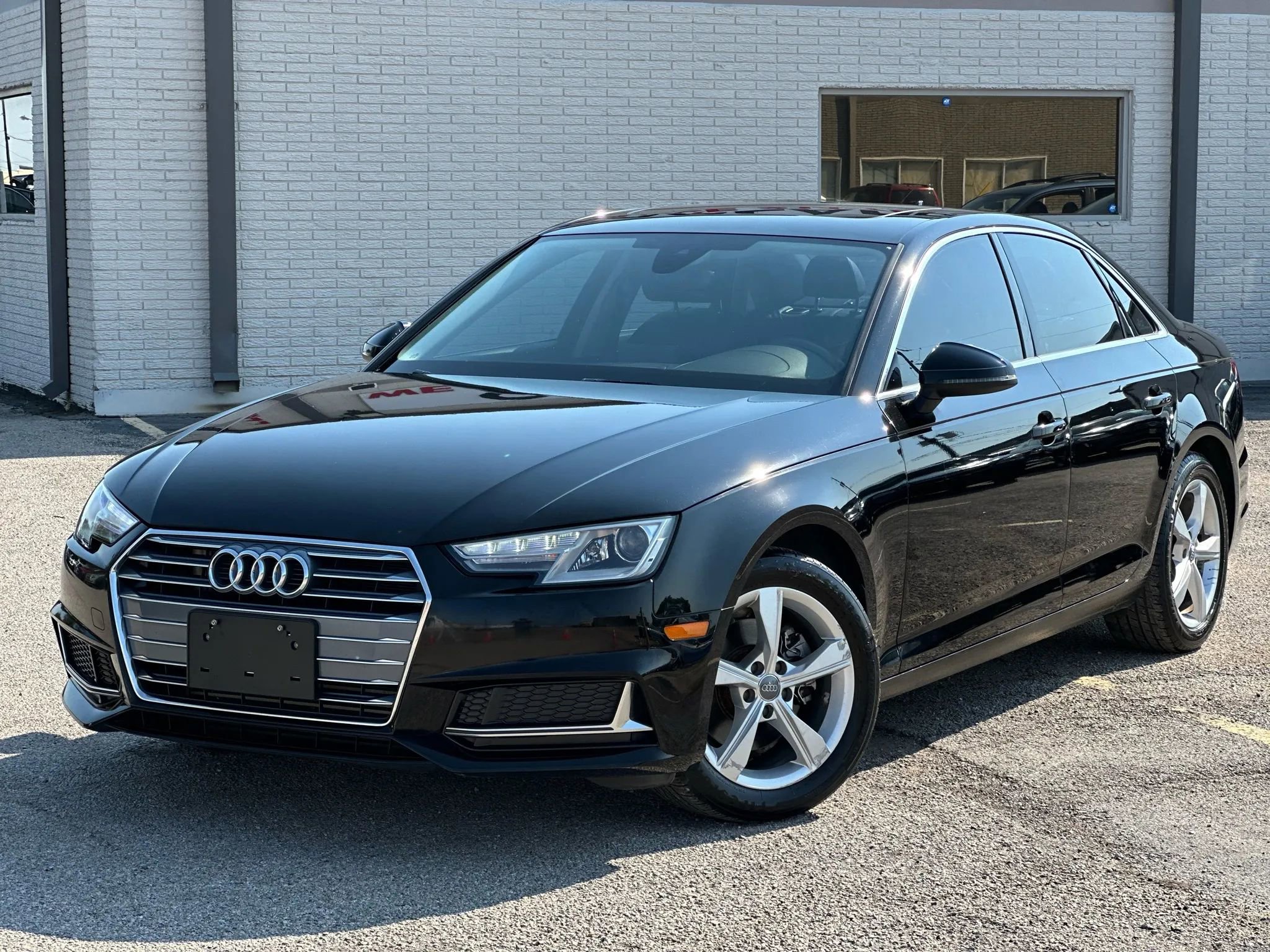 Used 2019 Audi A4 2.0T Premium image 2
