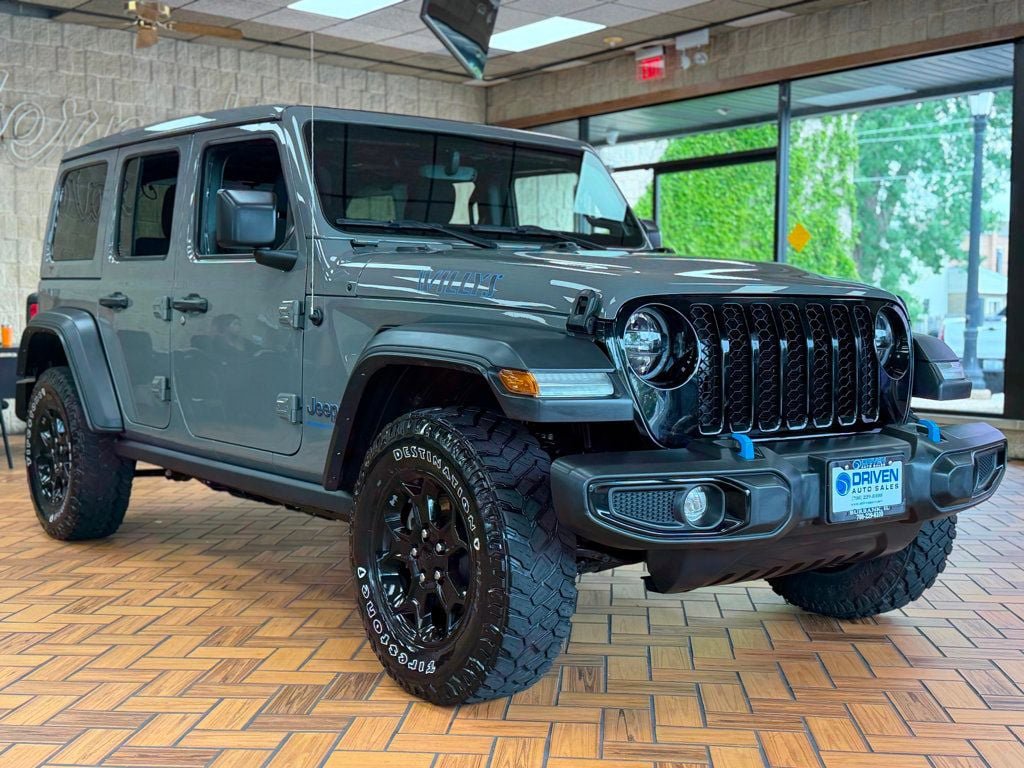 Used 2023 Jeep Wrangler Unlimited w/ Sun & Screen Package AWD/4WD image 10