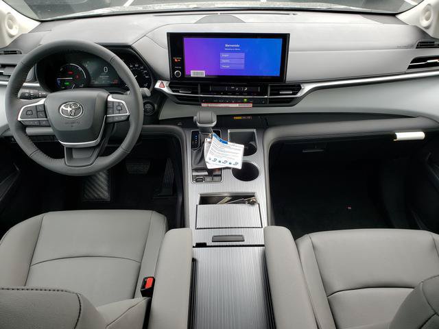 New 2026 Toyota Sienna XLE AWD/4WD image 15