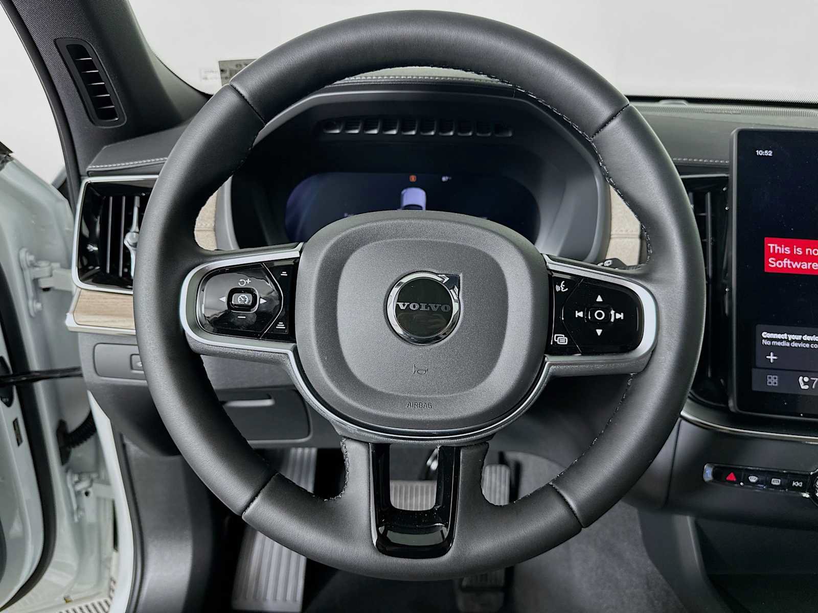 New 2026 Volvo XC90 T8 Plus w/ Protection Package Premier AWD/4WD image 11