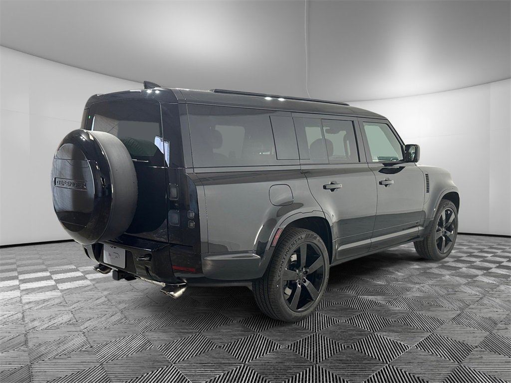 New 2026 Land Rover Defender 130 V8 image 5