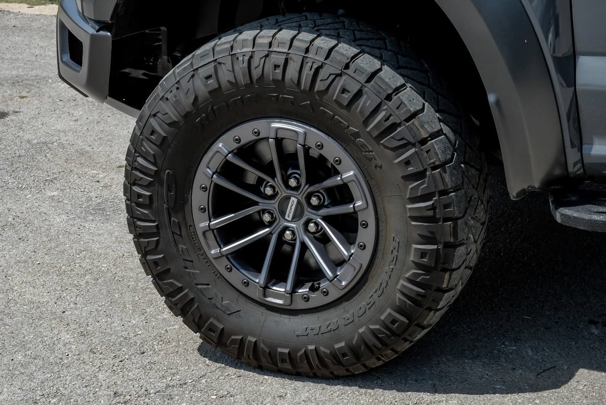 Used 2020 Ford F150 Raptor w/ Equipment Group 802A Luxury AWD/4WD image 60