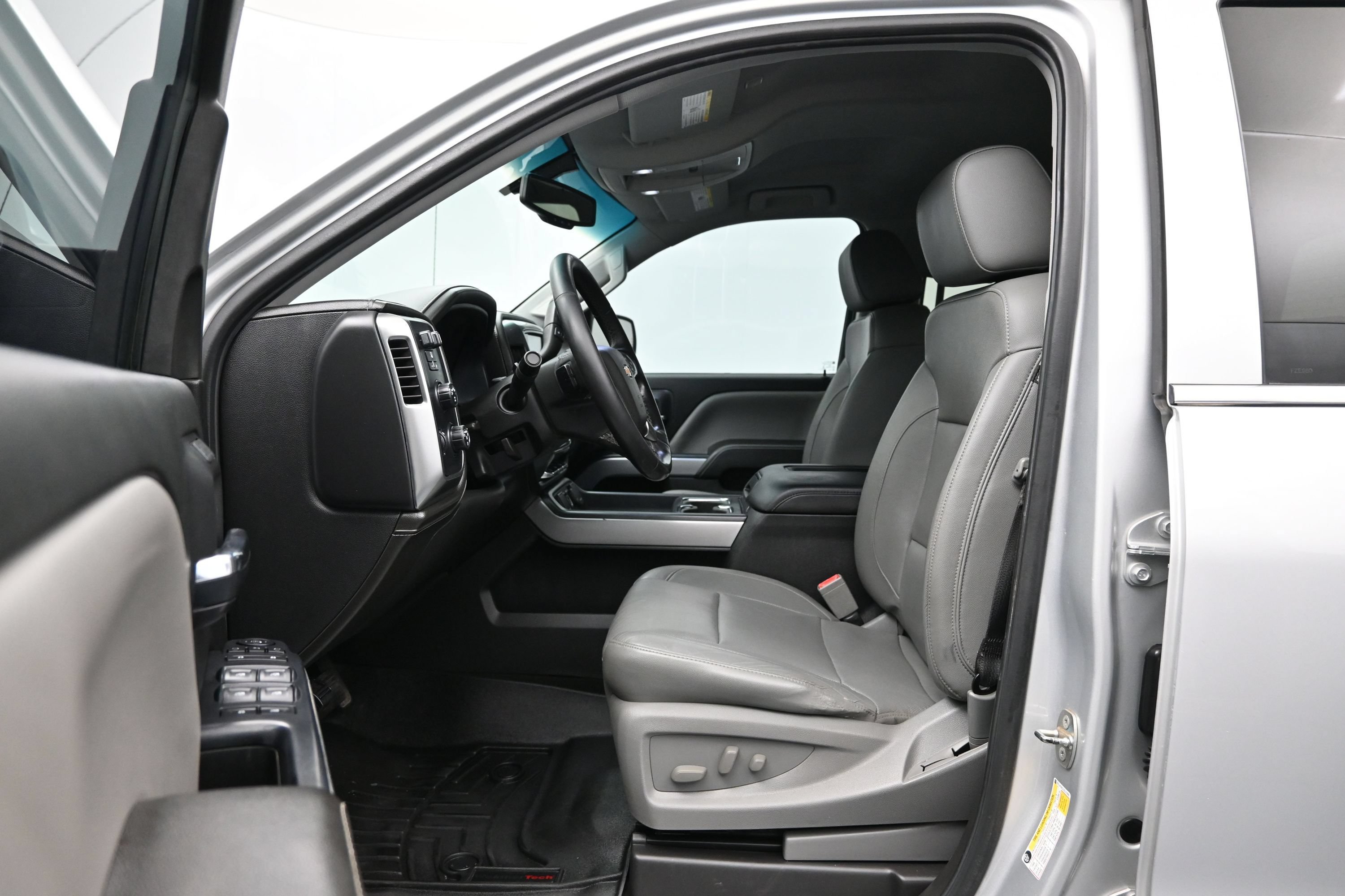Used 2018 Chevrolet Silverado 1500 LTZ Z71 AWD/4WD image 9