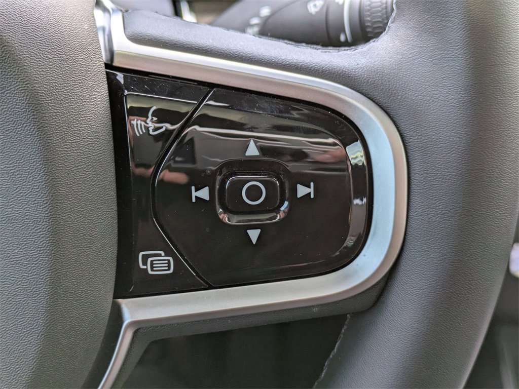 Used 2026 Volvo XC90 B6 Ultra w/ Lounge Package image 37