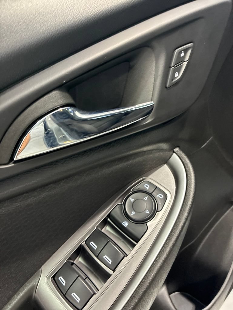 Used 2023 Chevrolet Malibu LS FWD image 15