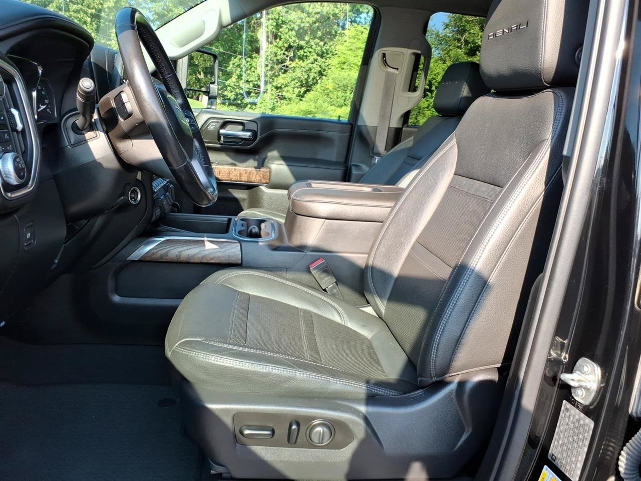 Used 2020 GMC Sierra 3500 Denali w/ Denali Ultimate Package AWD/4WD image 15