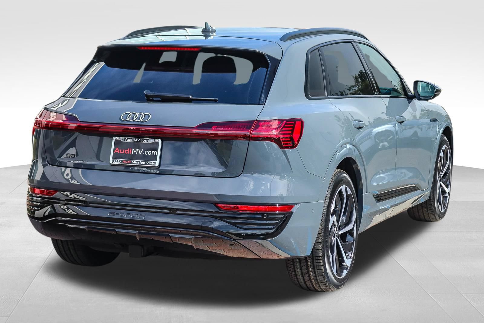 Certified 2024 Audi Q8 e-tron Premium Plus AWD/4WD image 7