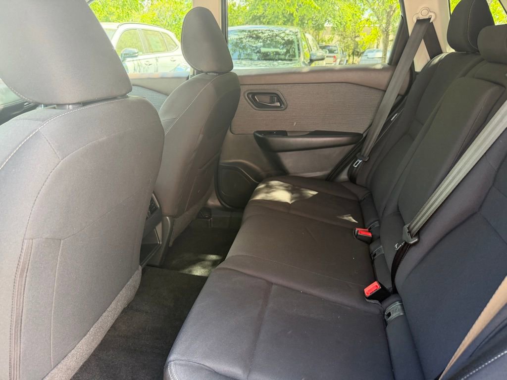 Used 2023 Nissan Rogue S image 11