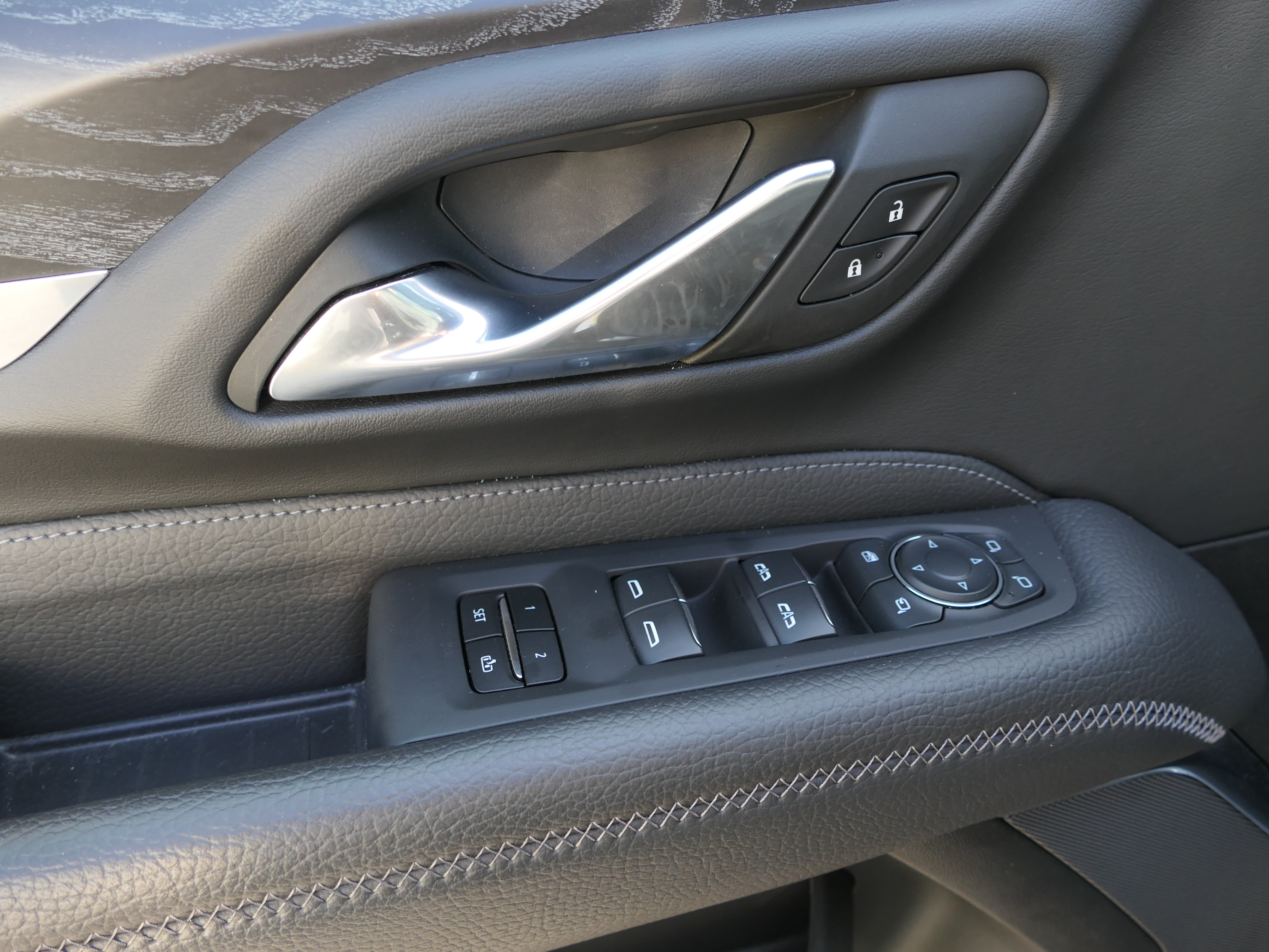 Used 2023 GMC Yukon Denali RWD image 16