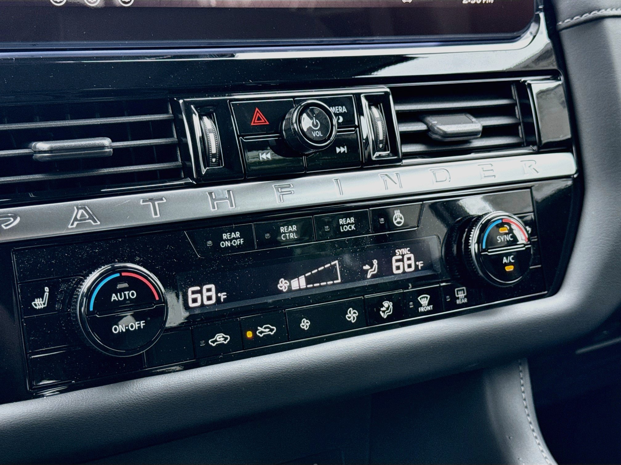 New 2026 Nissan Pathfinder SL AWD/4WD image 13