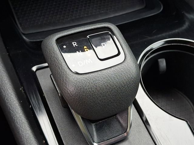 Used 2024 Nissan Rogue S image 14