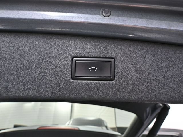 Used 2019 Volkswagen Tiguan SEL Premium R-Line FWD image 38