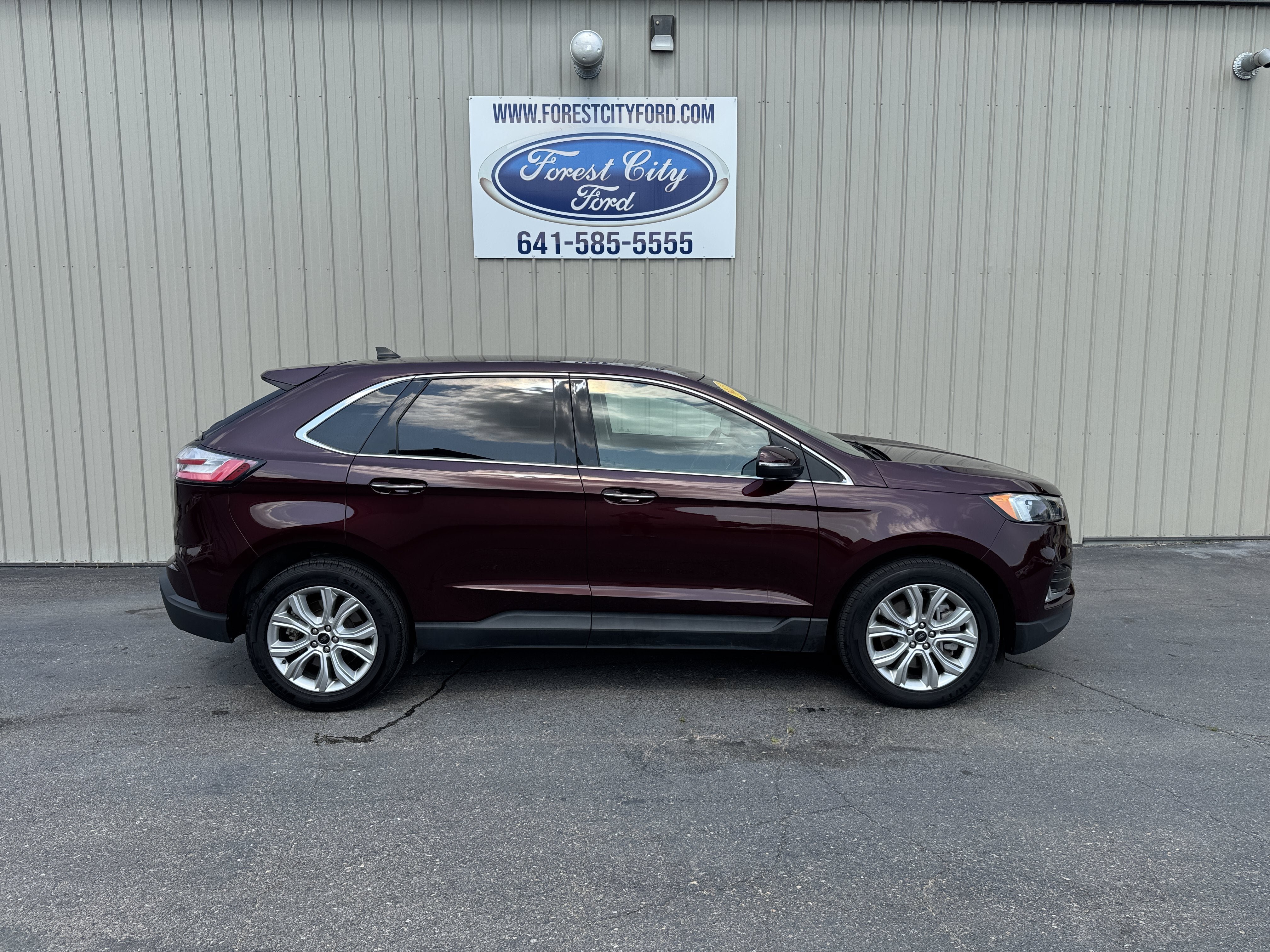 Used 2023 Ford Edge Titanium AWD/4WD image 6