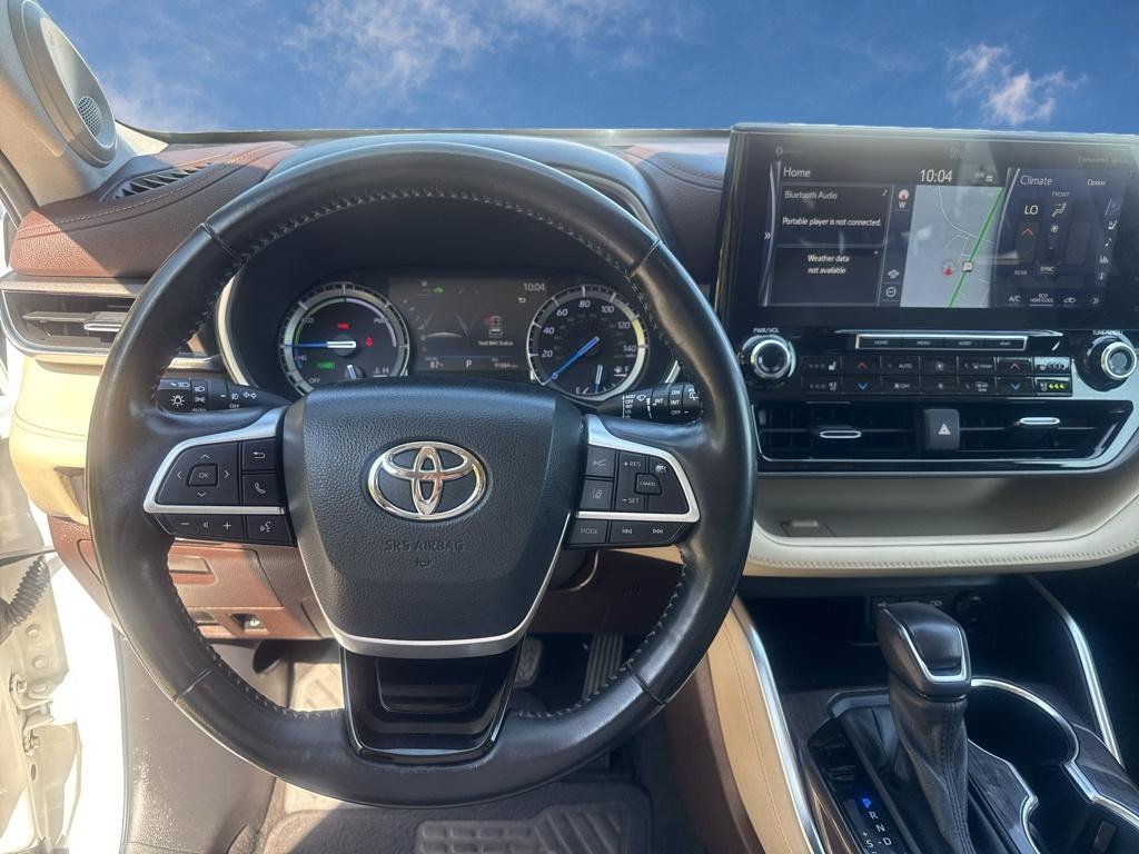 Used 2022 Toyota Highlander Limited FWD image 11