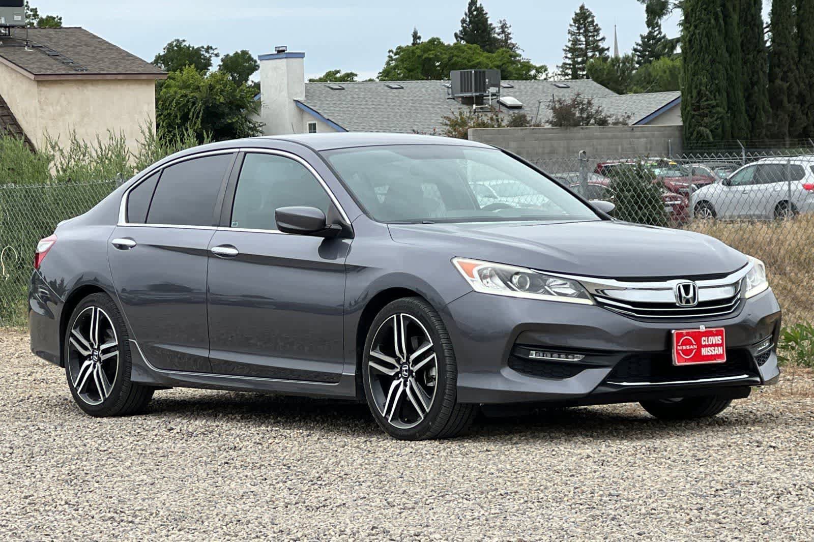 Used 2017 Honda Accord Sport image 10