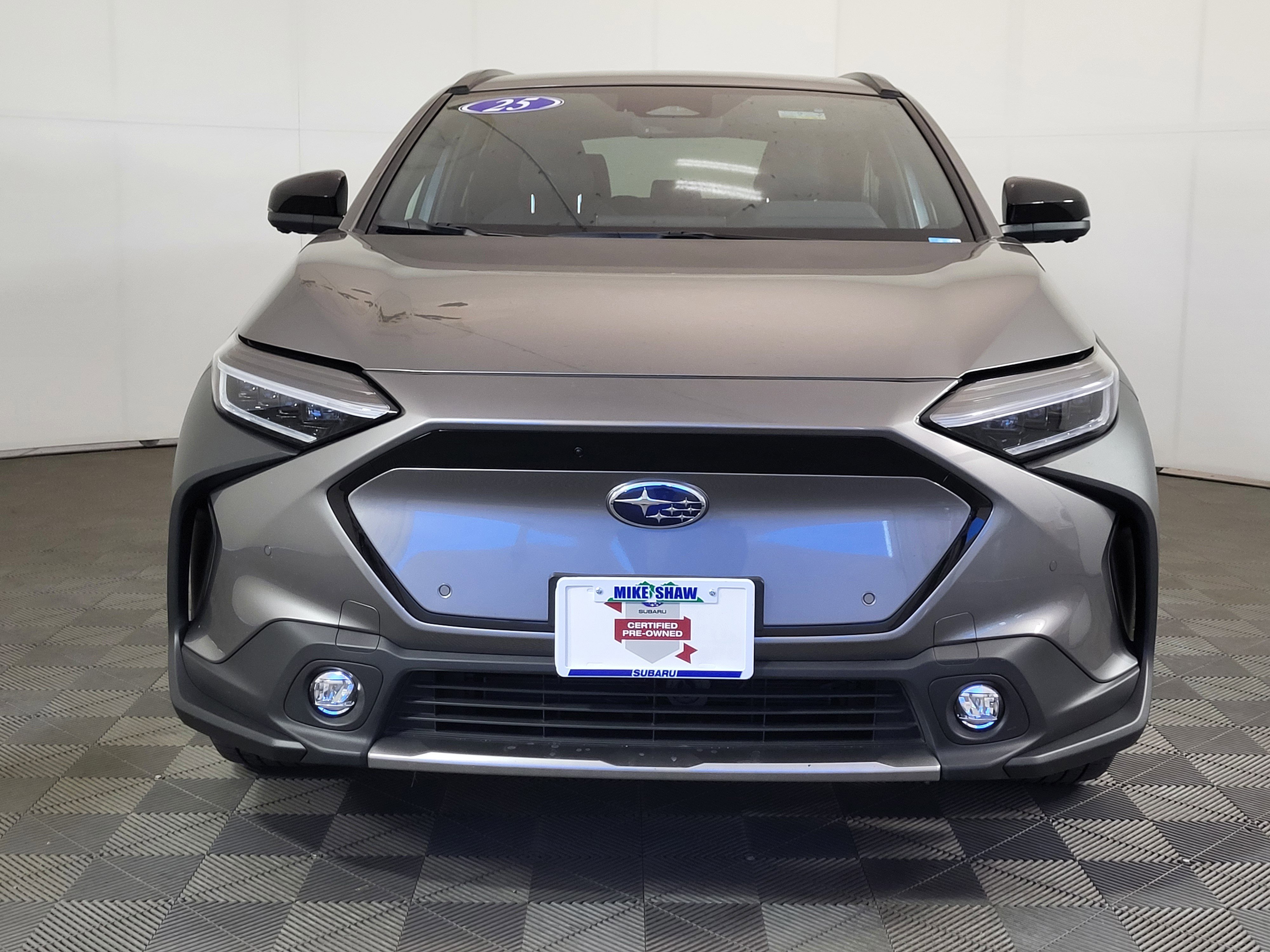 Used 2025 Subaru Solterra Limited image 2