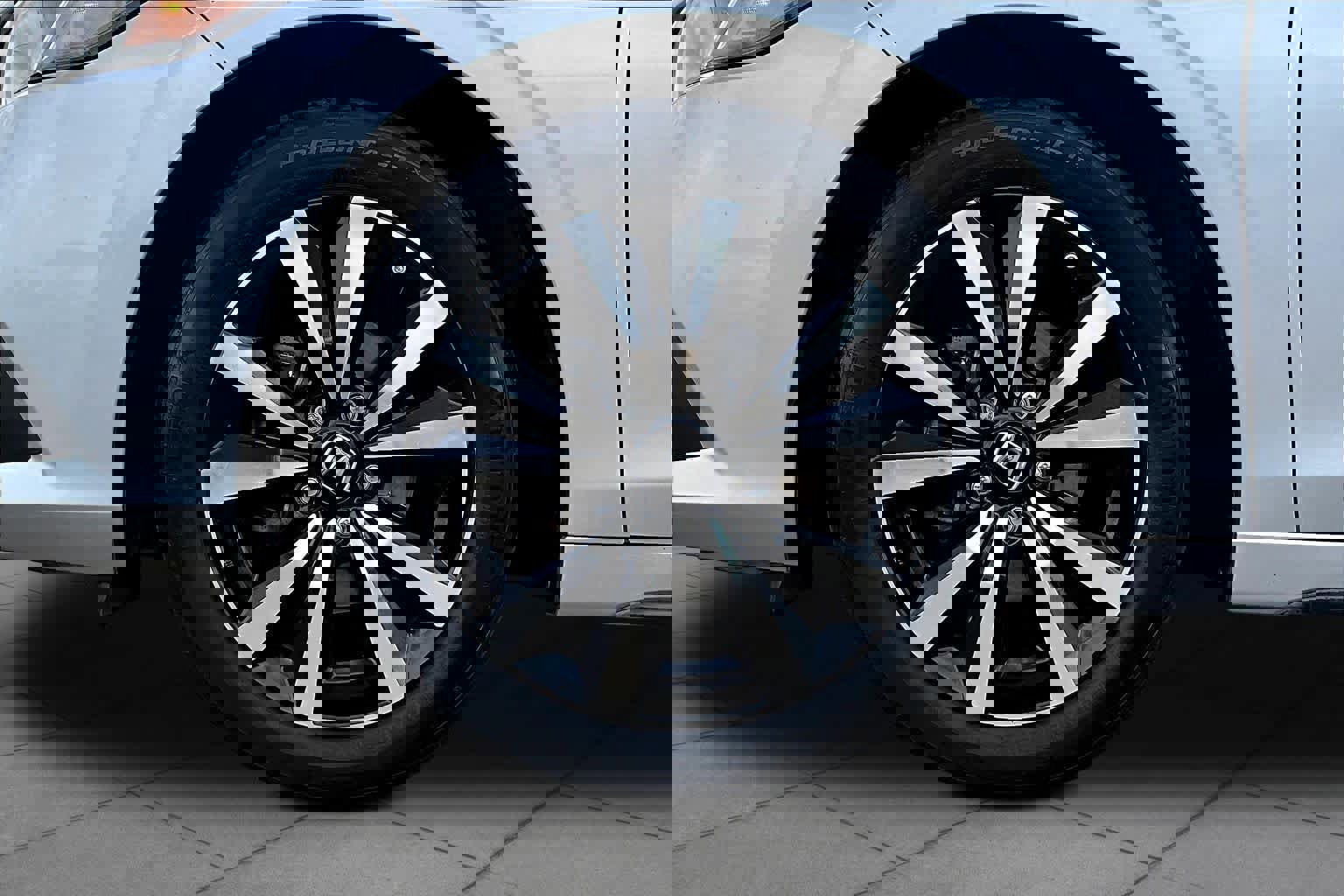 Used 2024 Honda Civic EX-L image 11