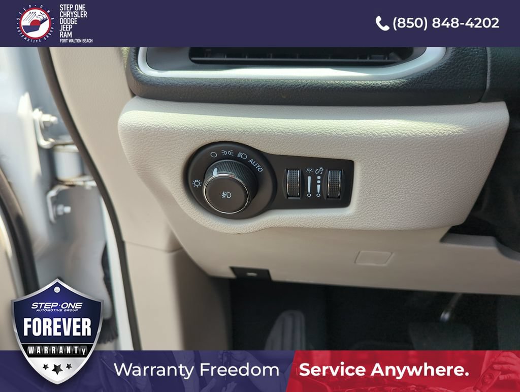 Used 2022 Chrysler Pacifica Touring-L FWD image 19