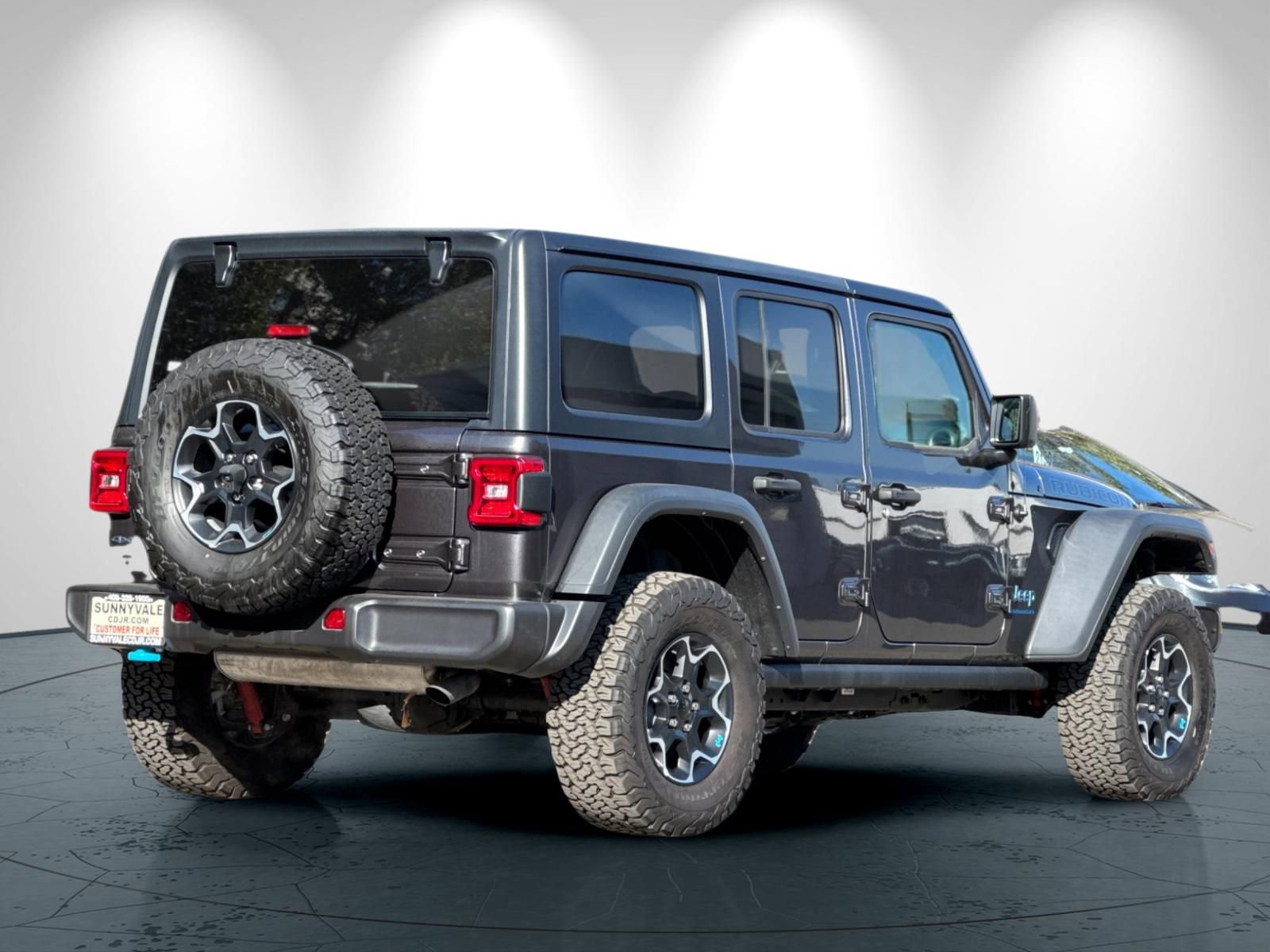New 2023 Jeep Wrangler Unlimited Rubicon 4xe w/ Cold Weather Group image 4