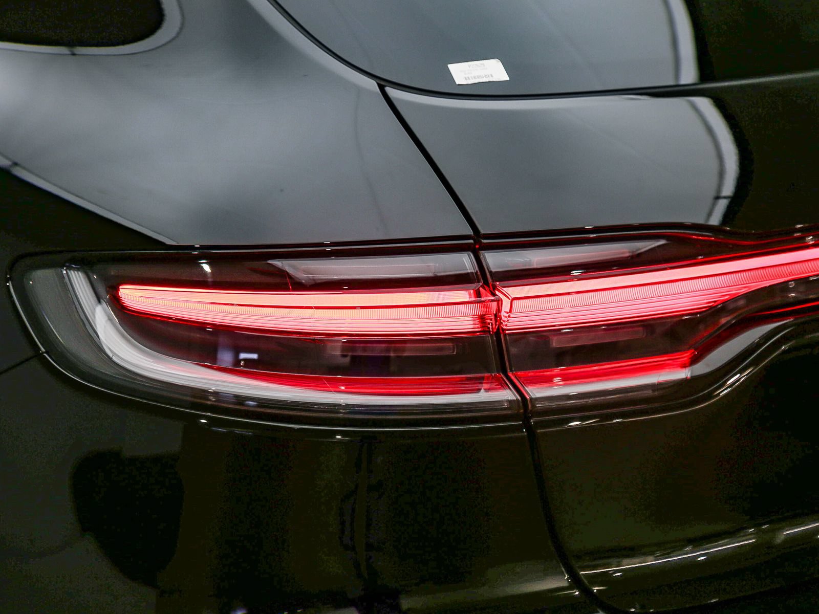 Certified 2026 Porsche Macan AWD/4WD image 15
