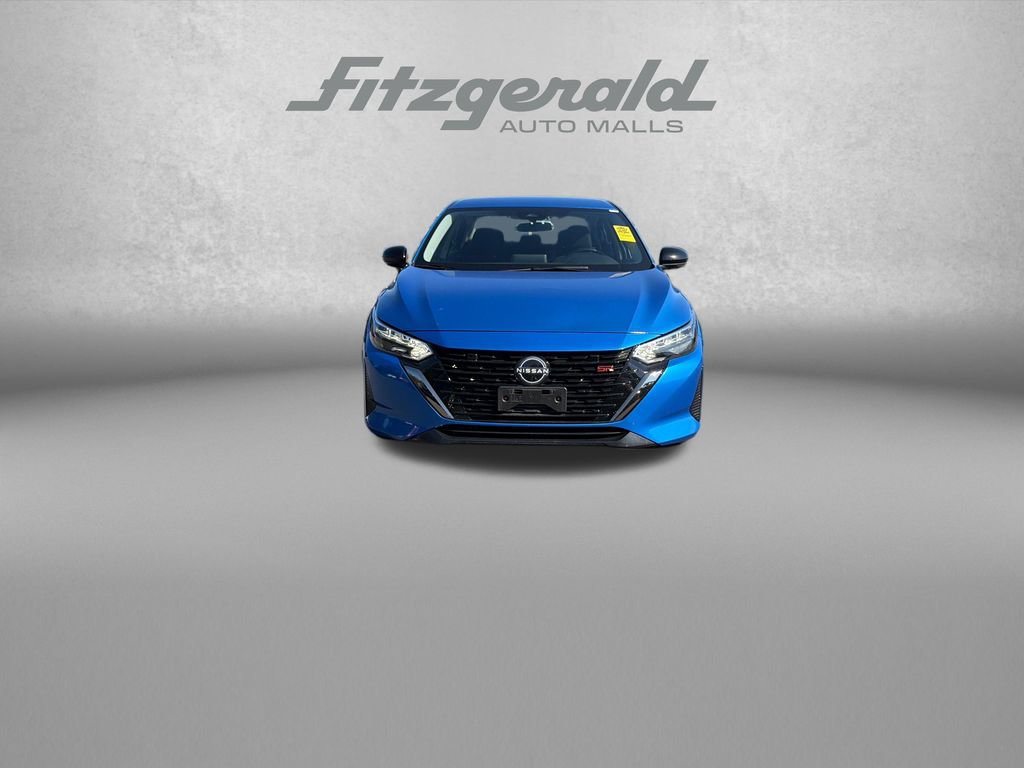 Used 2025 Nissan Sentra SR FWD image 2