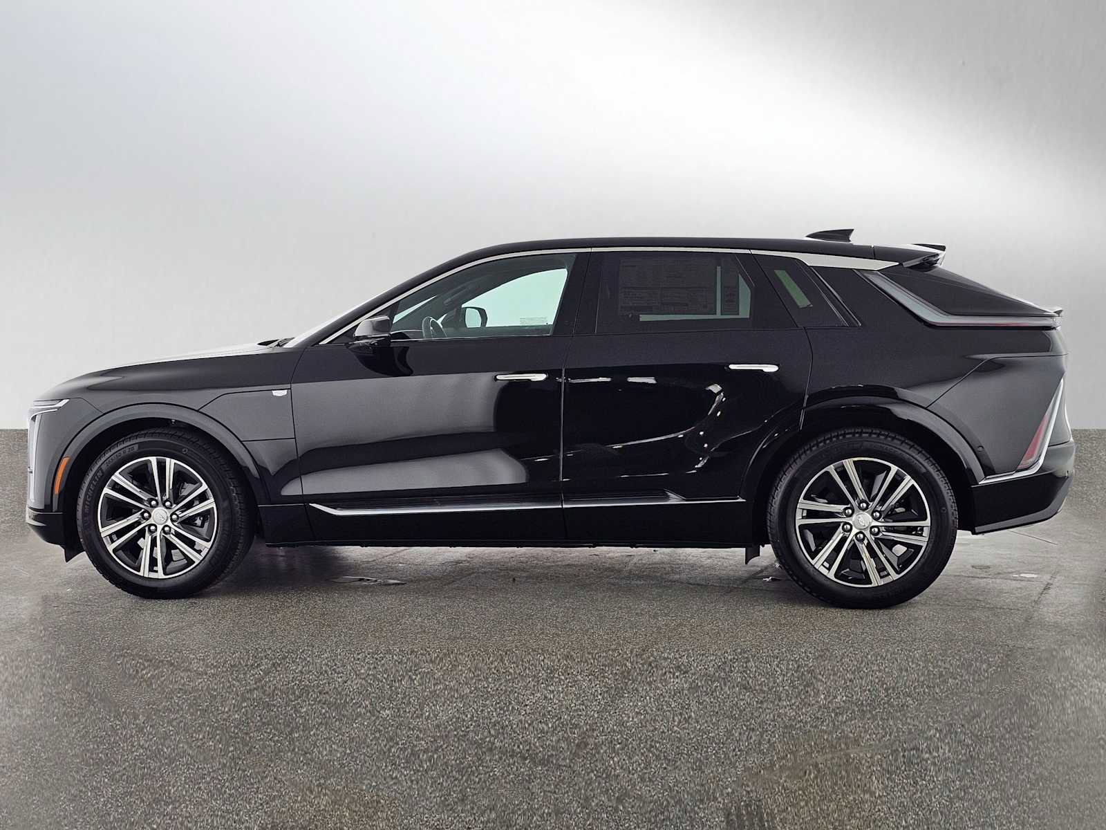 New 2026 Cadillac Lyriq Luxury w/ LPO, Floor Liner Package image 6