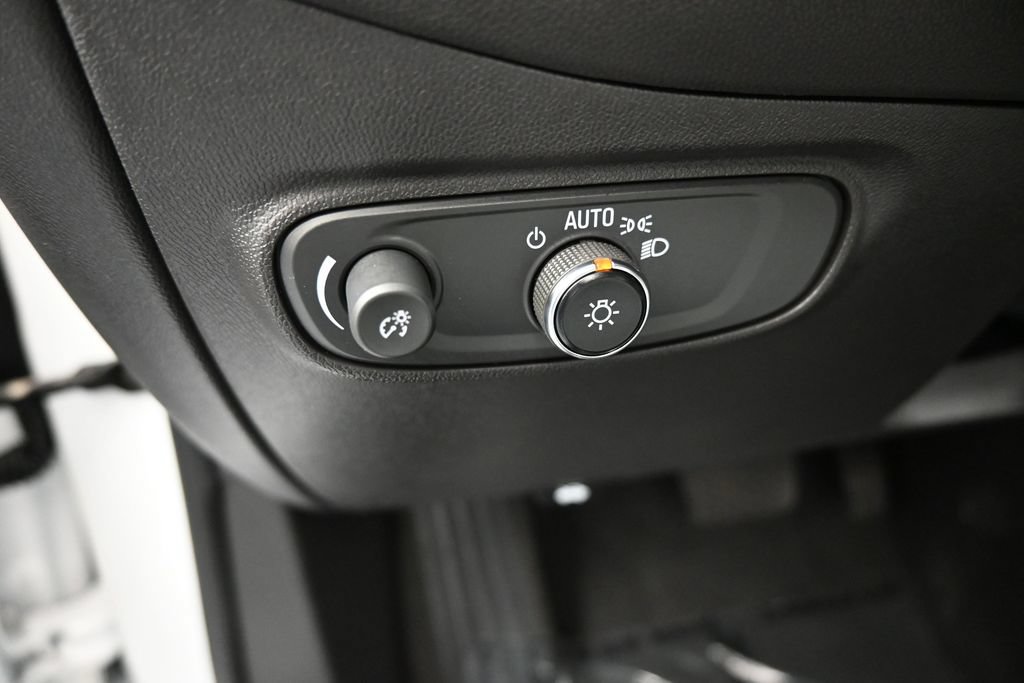 Used 2023 Chevrolet Equinox LS FWD image 12