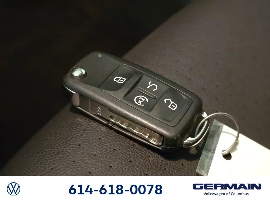 Used 2021 Volkswagen Passat 2.0T R-Line image 41