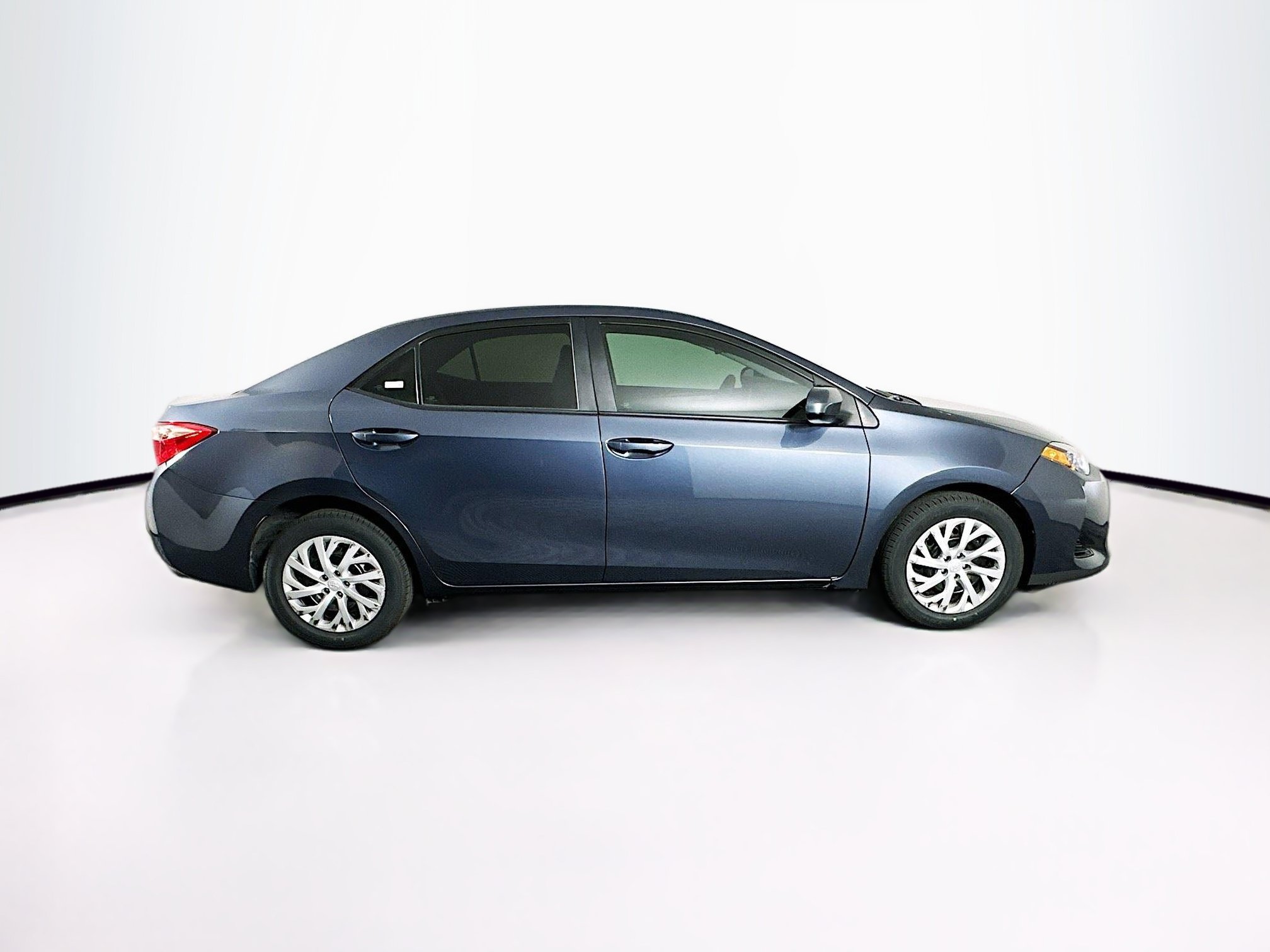 Used 2019 Toyota Corolla LE w/ Carpet Mat Package (TMS) FWD image 10