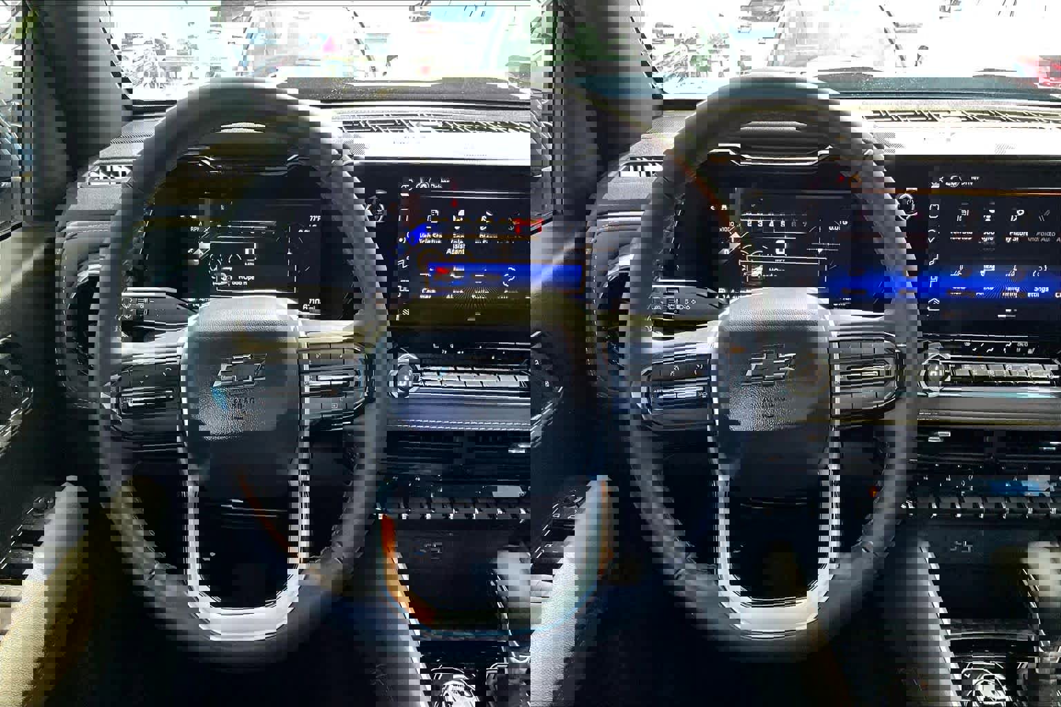 Used 2024 Chevrolet Colorado ZR2 w/ Technology Package image 5