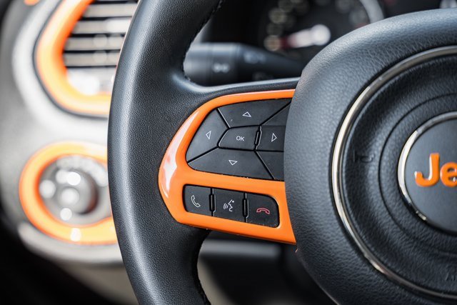 Used 2020 Jeep Renegade Latitude w/ UConnect 8.4 Nav Group image 32