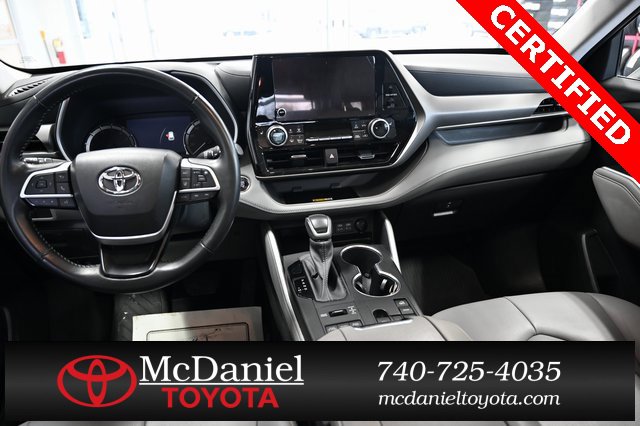 Certified 2023 Toyota Highlander XLE image 14