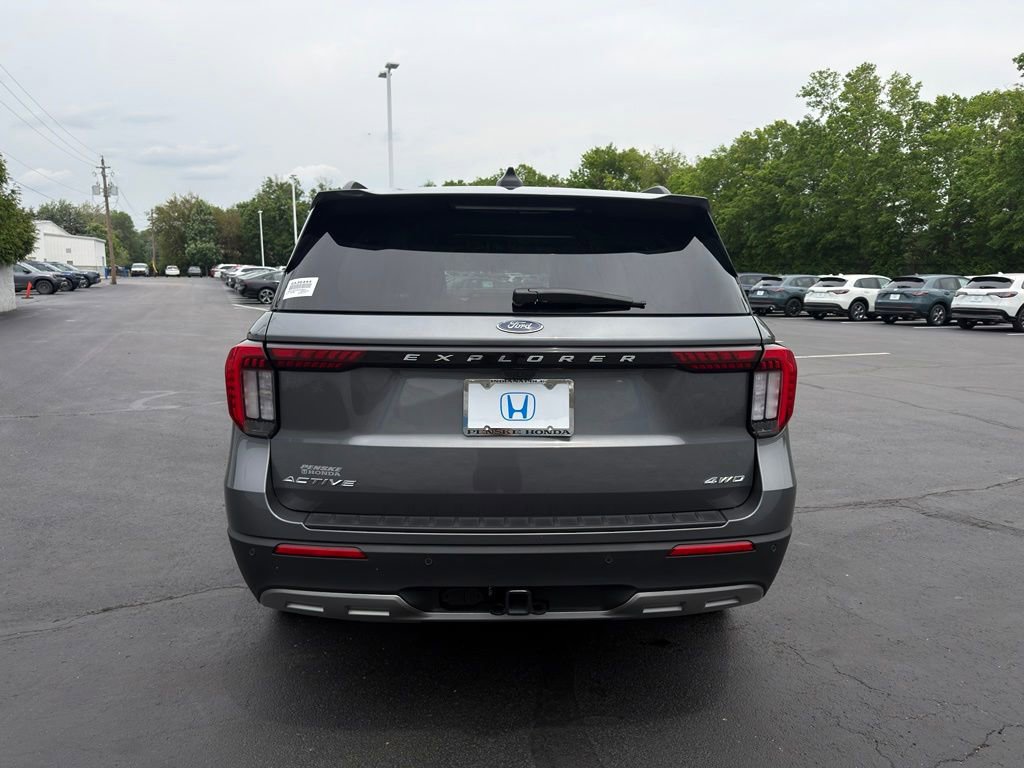 Used 2025 Ford Explorer Active w/ Active Comfort Package AWD/4WD image 4