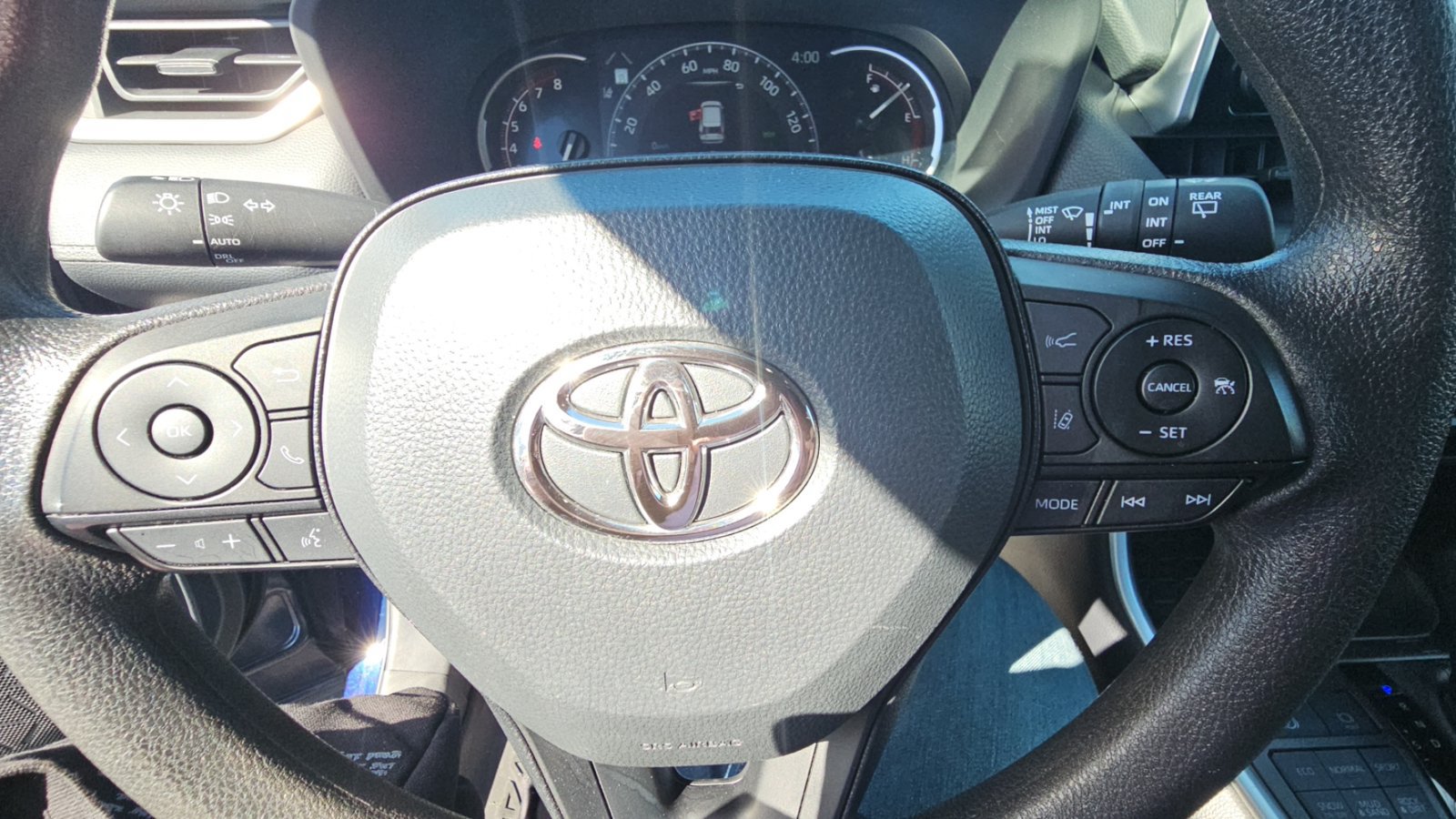 Certified 2025 Toyota RAV4 XLE AWD/4WD image 12